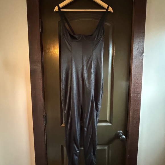 SKIMS Black Catsuit (M) - Picture 6 of 6